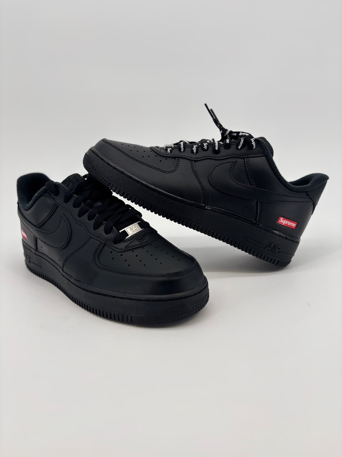 Nike Air Force 1 Low Supreme Black