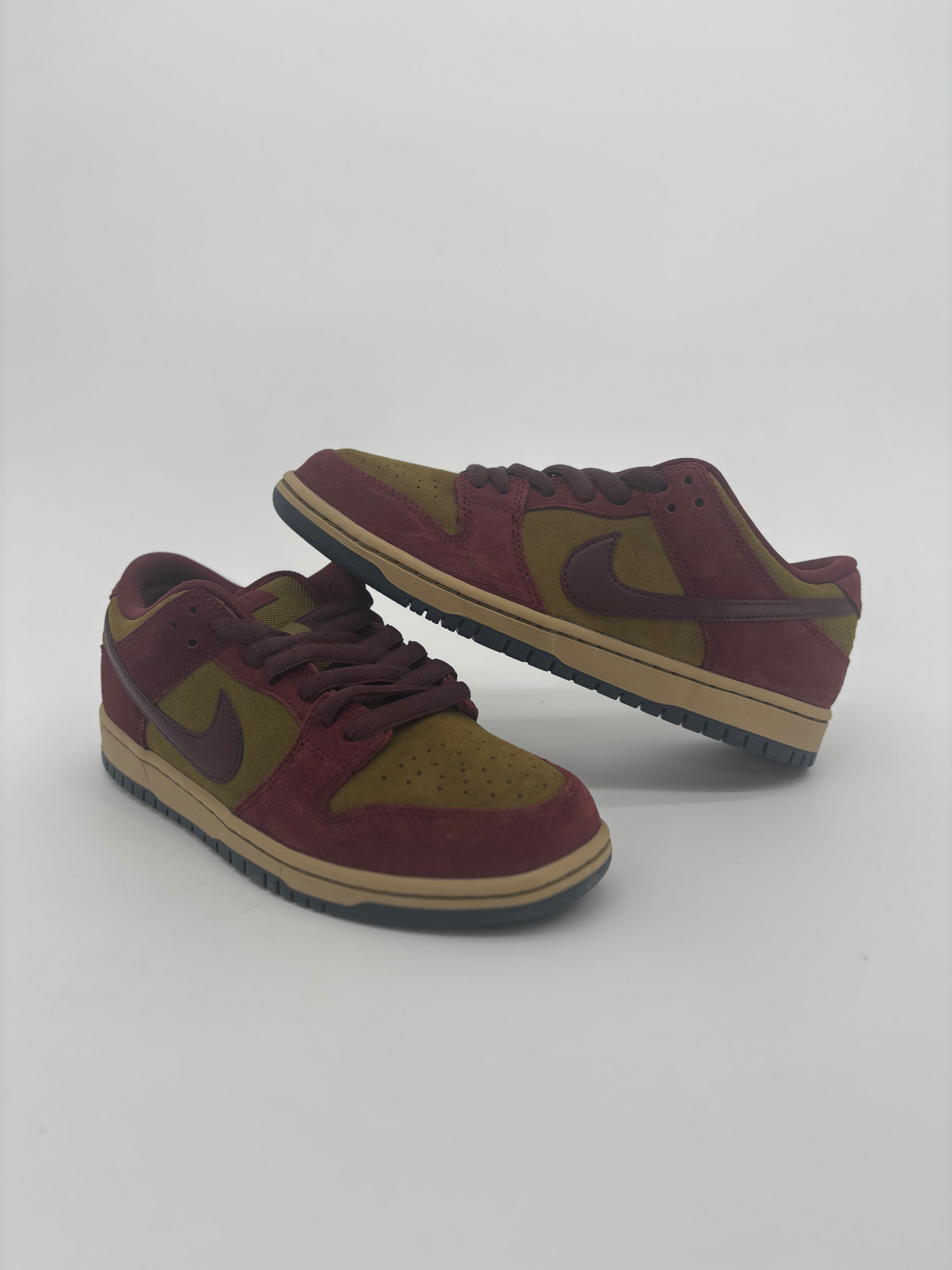 Dunk SB Dark Team Red