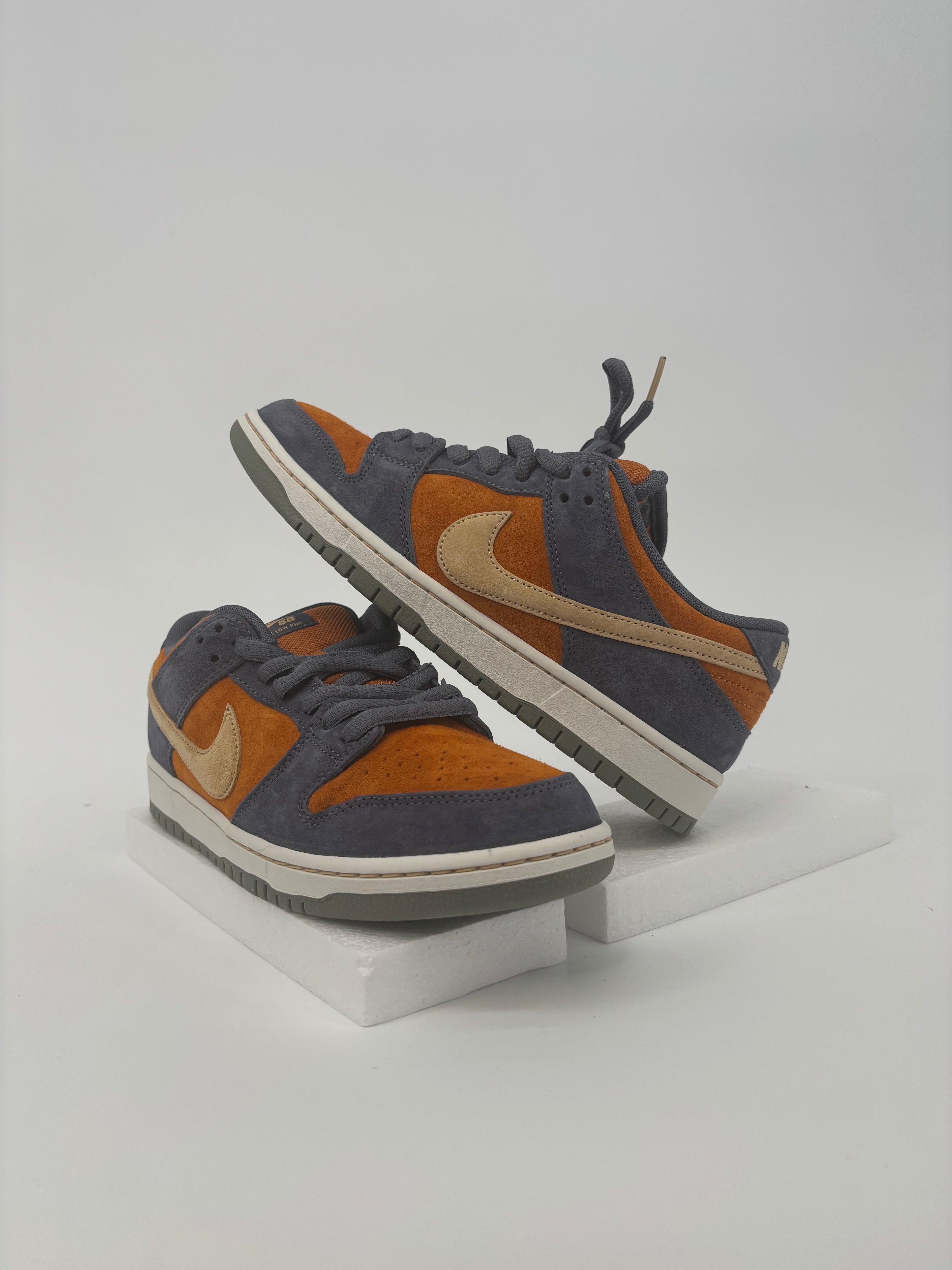 Nike Dunk Low Lt Carbon Monarch
