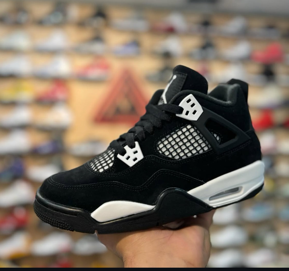 Jordan 4 Retro White Thunder